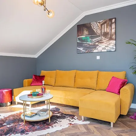 Pod Zámkom Apartamento *